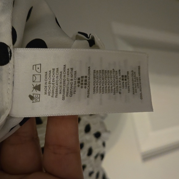 Michael Kors Top White black polka dots banded hem roll sleeve size 1x - Picture 4 of 6